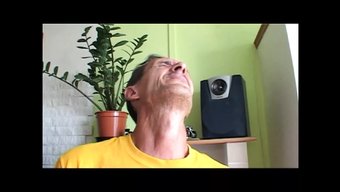 Avrupalı Bebek Ağzıyla Sert Bir Şekilde Beceriliyor