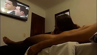 Büyük Popolu Sıcak Amatör Bebek, Amını Yalatıp Siktiriyor