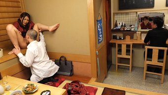 Japon Gençlerin Cowgirl Pozisyonunda Sikiştiği Sansürsüz Bir Video