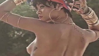 Rihanna'Nın Çıplak Vücudu Yakın Çekimde