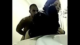 Mike Allyssa'Nın Arka Kapısına Giriyor!!! (Kabaca Sikilen, Allysza Torres, Cardona, Popo, Acemi, Anal Penetrasyon, Cinsel Ilişki Etiketli)