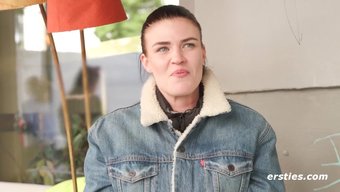 Doğal Memeler Ve Mutlu Bir Vajina - Josie'Nin Ilk Solo Macerası.