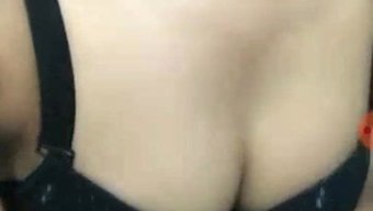 Olgun Anne Janda Bigo Anal Yalama Yapar Ve Sert Bir Şekilde Becerilir