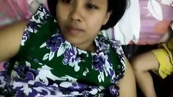 Asyalı Güzellik Cimahi, Sıcak Bir Solo Oyun Seansına Dalıyor