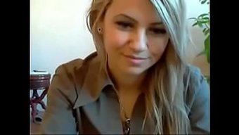 Büyük Göğüslü Amatör Webcam Modeli
