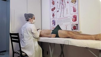 Hasta Kendini Tutamıyor Ve Sert Bir Sik Alıyor.