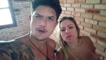 Dövmeli Latin Genç Kocasına Sakso Çekiyor