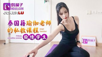 Genç Amatör, Yoga Eğitmeni Tarafından Spor Salonunda Sikişiyor