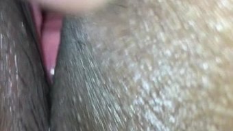 Azgın Amatör Milf, Amını Idrarla Dolduruyor