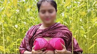 Desi Kızımı Ağzı Jute Ile Meşgulken Sikerken