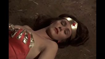 Lynda Carter'In Wonder Woman'Daki Seks Sahnesi