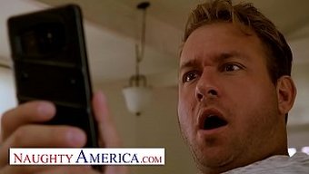 Yaramaz Amerikan Annabell Redd Bu Sıcak Videoda Kirli Oluyor