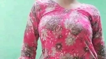 Tanya Bu Sıcak Videoda Sikini Dolduruyor