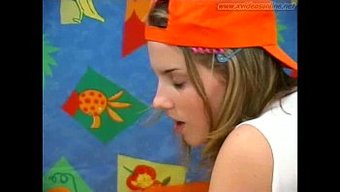 Muhteşem Esmerler Jenny Ve Lilly, 2 Kızla Üçlüde Sıcak Bir Üçlüde