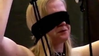 Genç (19+) Köle Efendisi Tarafından Tokatlanır Ve Becerilir