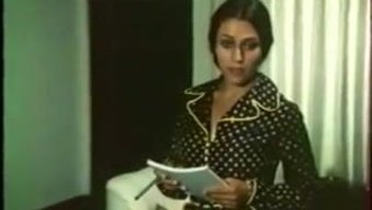 Retro Havaları Ve Muhteşem Performansları Olan Eski Bir Film