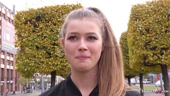 Alman Izci Olivia Sparkle, 18 Yaşında, Model Seçmelerinde Sert Seks Için Kapılmış.