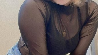 Genç (18+) Oyuncaklarla Kendini Tatmin Ediyor