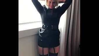 Büyük Göğüslü Olgun Sekreter Bir Otel Odasında Sikişiyor - Pov