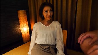 Ince Amatör Milf'Ler Sert Anal Eylemde (2)