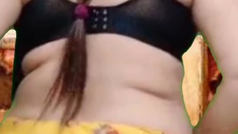 Milf Anne Ve Dildo: Üvey Oğlunun Şanslı Molası