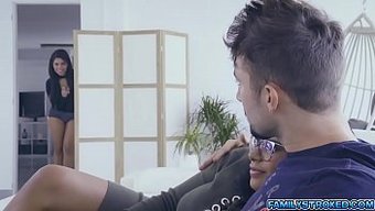 Büyük Yarak Ve Blowjob Ile Tabu 3'Lü Video