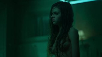 India Eisley'Nin Sıcak Üniversite Öğrenci Performansı Hd'De