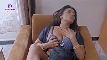 Gerçek Hayattan Amatör Hintli Milf, Üvey Babasından Arkadan Alıyor