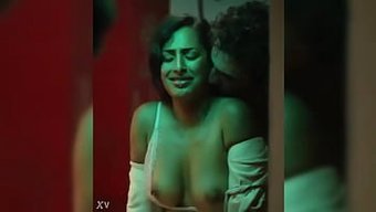 Seksi Bir Milf, Çalışanıyla Seks Yapıyor.