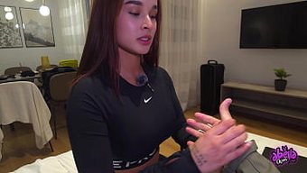 Abella Olsen'In Büyük Latin Poposu Madrid'De Sert Muamele Görüyor