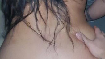 Büyük Bir Karınlı Kıvrımlı Milf'In Arkadan Sikişini Izleyin