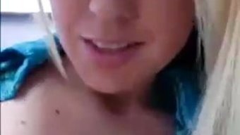 Sıkı Amı Olan Doğal Güzellik, Sıvazlama Orgazmından Zevk Alıyor