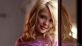 Tiffany Fox Büyük Götünü Ve Ağzını Siktiriyor