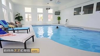 Quinton James, Iş Ortağının Karısı Rachel Starr Tarafından Baştan Çıkarılıyor Ve Her Şeyi Riske Atmaya Hazır.