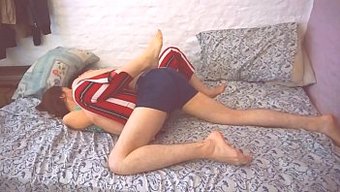 Bir Çift, Oral Ve Vajinal Zevkle Doğal Ve Eğlenceli Seks Yapıyor