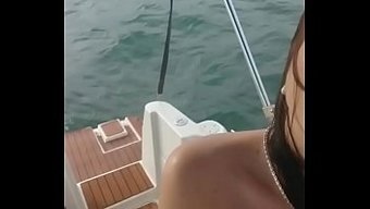 Seksi Tekne Turu, Vahşi Bir Cinsel Buluşmaya Dönüşüyor