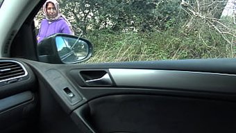Olgun Bir Eş, Izmir'De Halka Açık Bir Sevişme Için Ateşli Ve Azgın Bir Eskort Buluyor