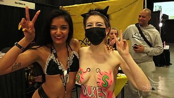 Bad Dragon'S Exxxotica New Jersey 2021 Experience - Striptiz, Dans Ve Moda Şovunun Bir Vlogu