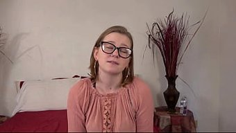 Çavuş Miles, Amatörler Penny Pearl, Stephie Ve Yiya'Nın Amlarını Esnetiyor