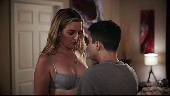 Isimsiz Bir Porno Yıldızının Tam Uzunlukta Seks Sahnesi.